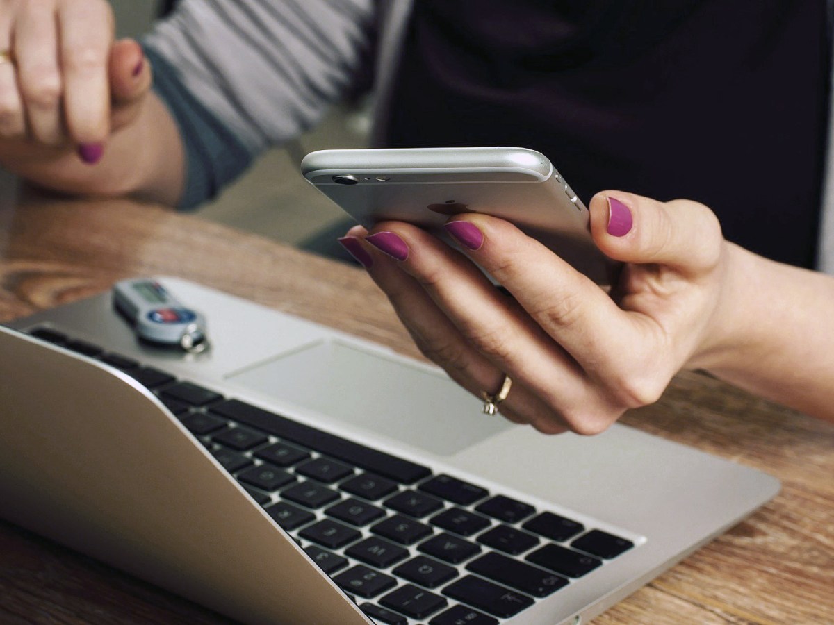 How Social Media Can Affect Your Songwriting&nbsp;Process